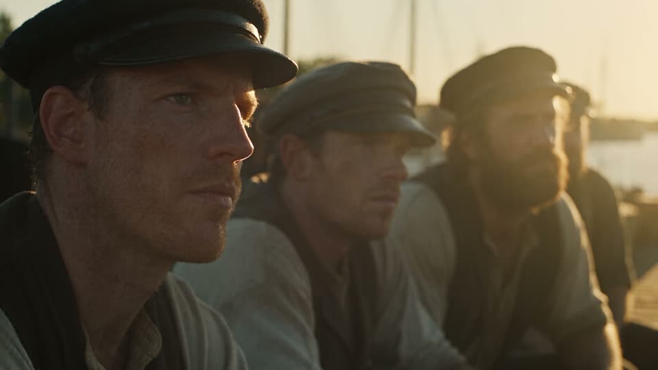 Die Männer am Hafen im fertigen Film